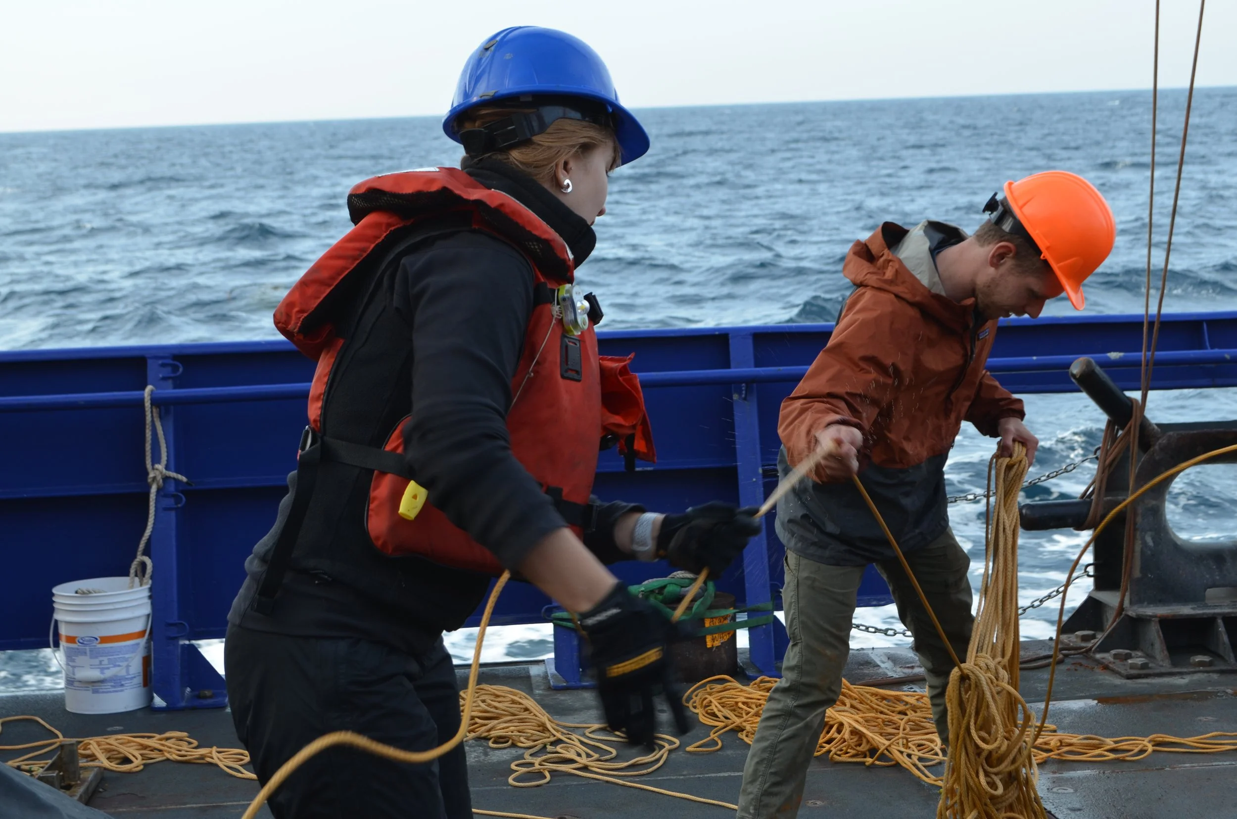 Untangling line during the AACSE recovery cruise in 2019. 