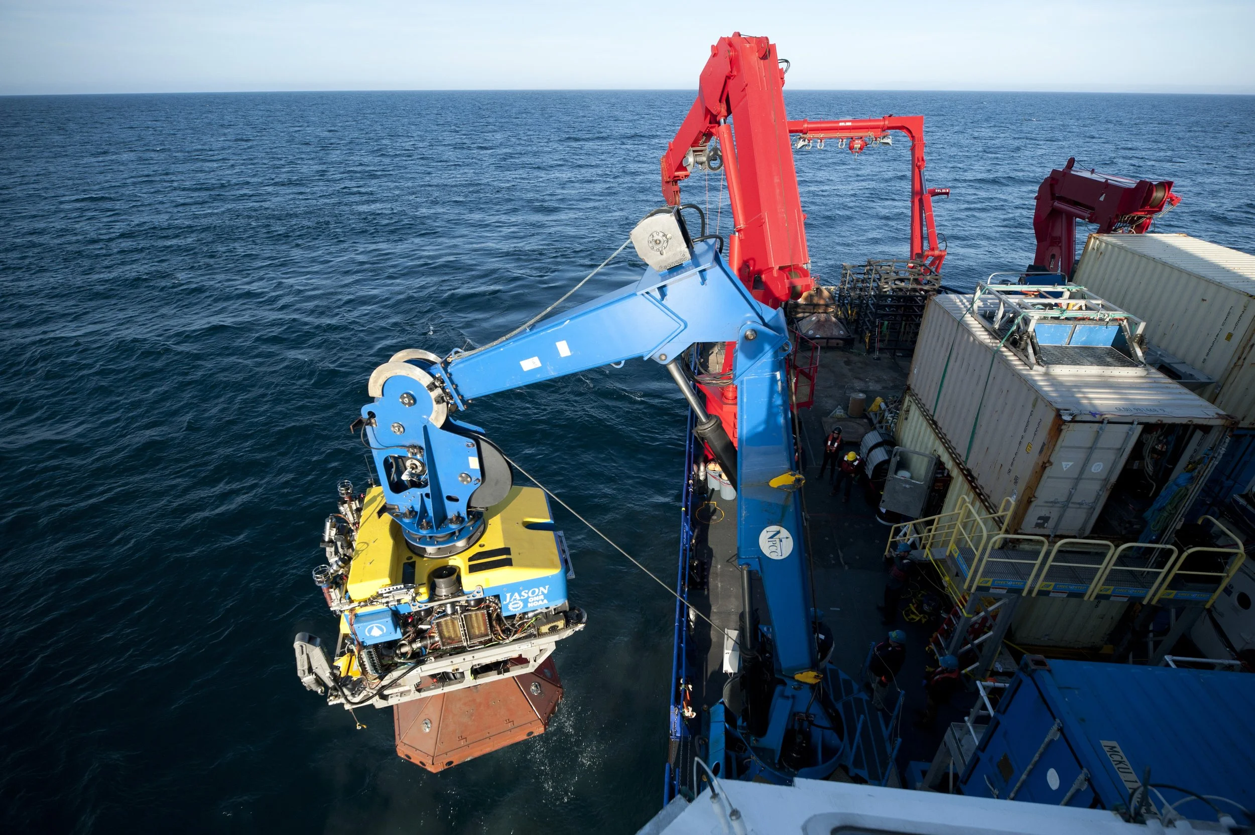 Recovering an OBS aboard the R/V Sikuliaq with ROV Jason during the 2019 AACSE recovery cruise. 