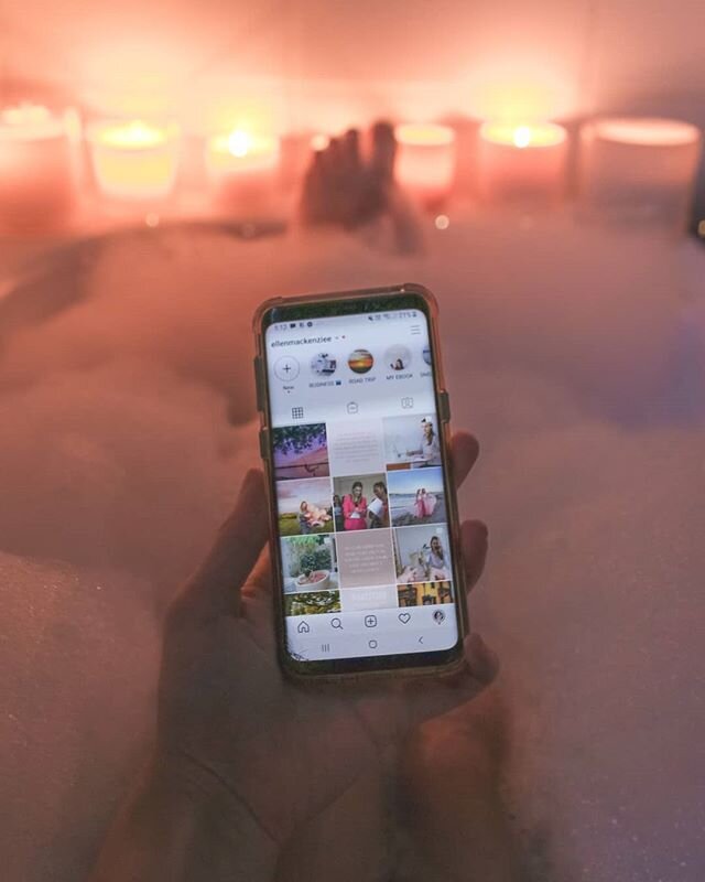Millennials want to work from bathtubs not desks 🛁⁣
⁣
This is a photo I took a few weeks back during an &ldquo;average&rdquo; day of work. My daily routine includes sleep ins, midday netflix binges, gym sessions and afternoon bubble baths. ⁣
⁣
But t