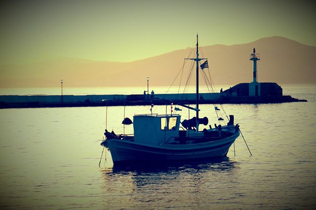 #gonefishing 🎣 ⠀⠀⠀⠀⠀⠀⠀⠀⠀
⠀⠀⠀⠀⠀⠀⠀⠀⠀
#photobymarieritchie #mykonos ⠀⠀⠀⠀⠀⠀⠀⠀⠀
#greekislands #eurodreaming ⠀⠀⠀⠀⠀⠀⠀⠀⠀
⠀⠀⠀⠀⠀⠀⠀⠀⠀ #minimalism #minimalist #minimal  #minimalistic #minimalistics #minimalove #minimalobsession #minimalninja #instaminim #minima