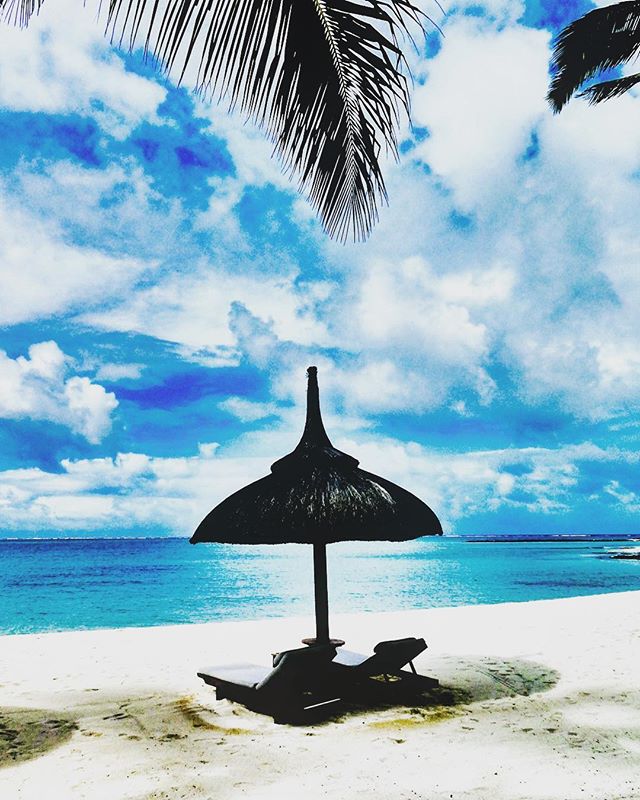 #thismustbetheplace ....
🏝@oolesaintgeran 
#saturdayvibes 
#thisiswhereyouwillfindme ... #inmydreams 🏝
 #tropicalisland  #TropicalIslandVibes  #beachtowels #pool  #poolparty #pooltimefun  #poolfriends #poolwear  #poolparty #poolinspo #poolvibe #poo