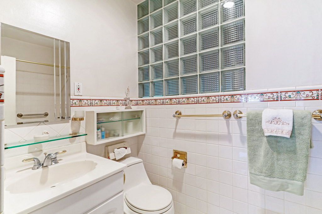 LowResMLS-real-estate-photography-1828+Laurel+St-South+Pasadena+(17+of+22).jpg