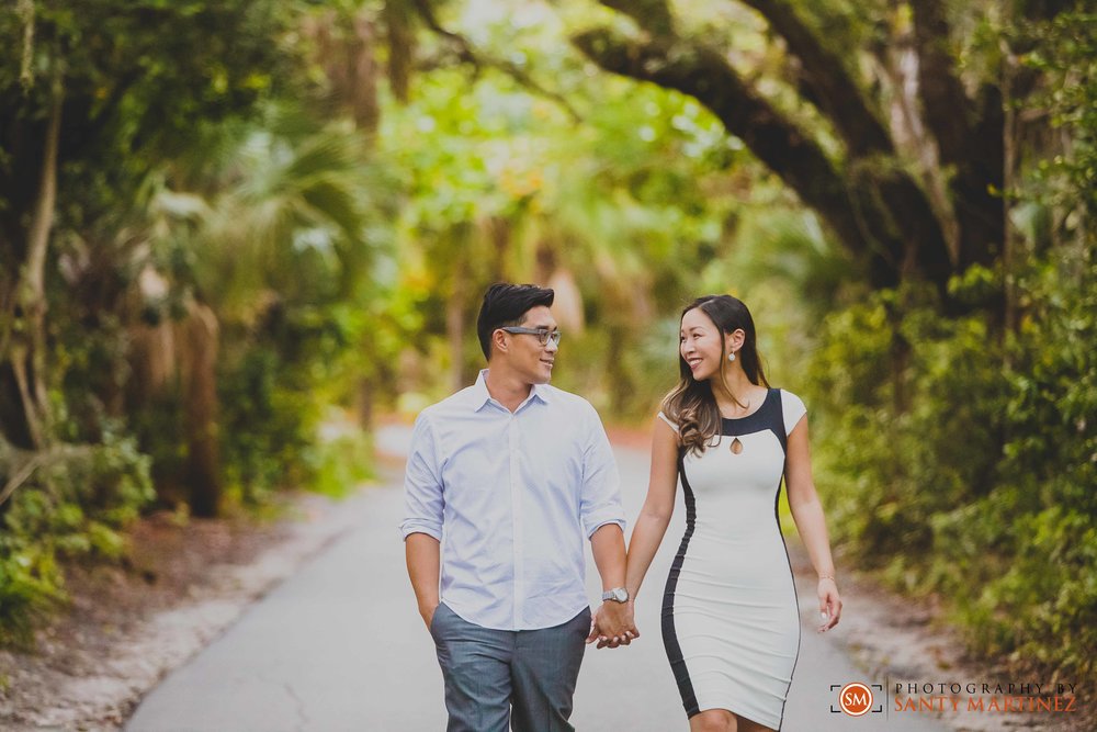 Engagement Session Hugh Taylor Birch State Park - Photography by Santy Martinez-13.jpg