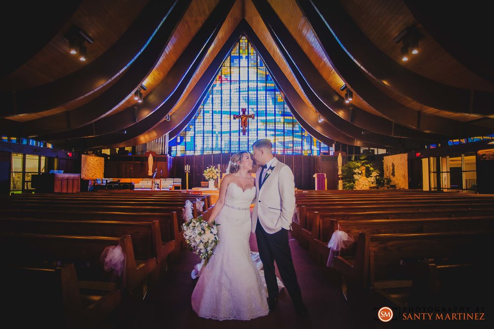 Wedding - St Hugh Catholic Church - Rusty Pelican - Key Biscayne - Photography by Santy Martinez-27.jpg