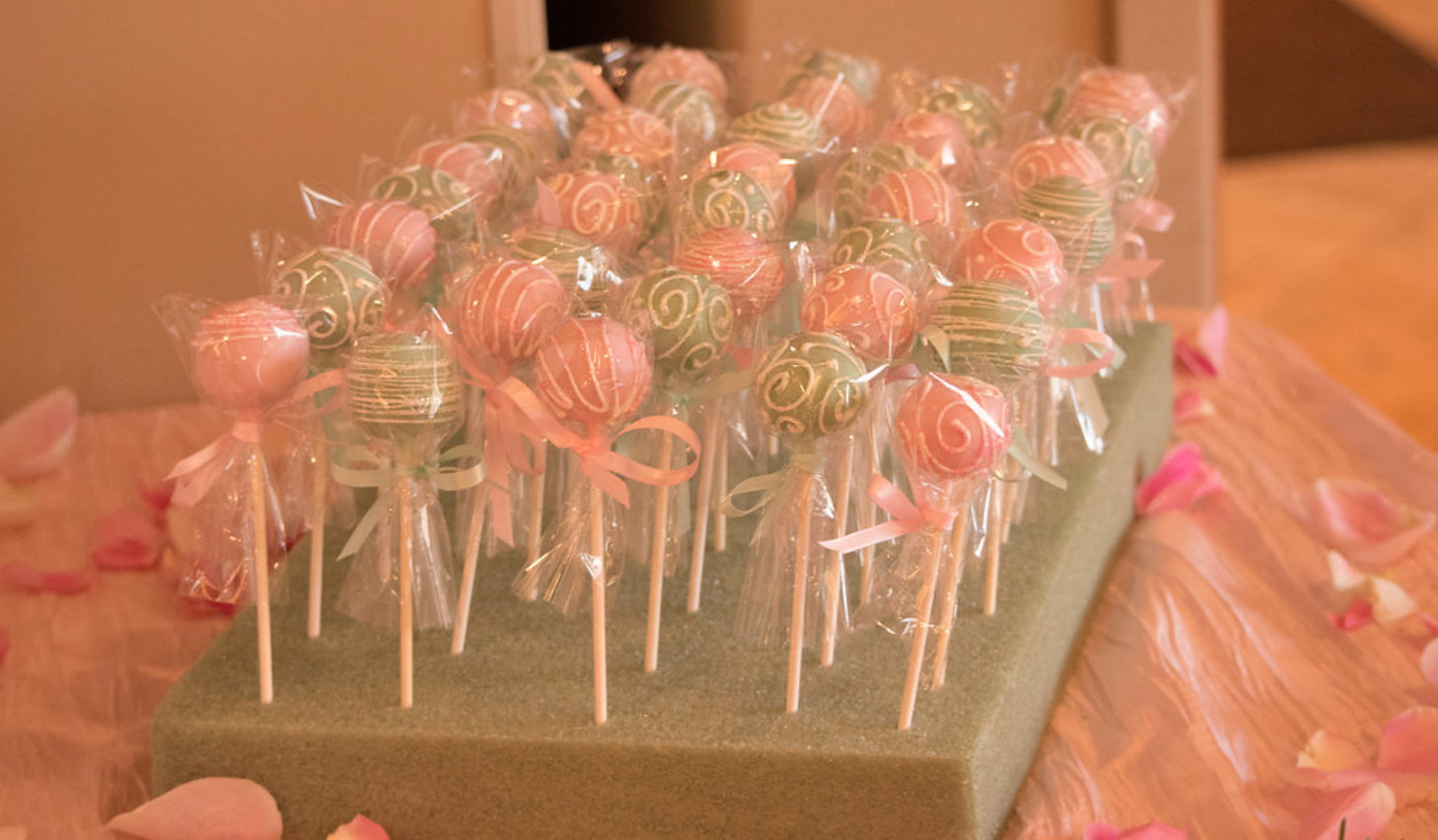 Baby Shower Cake Pops2.png