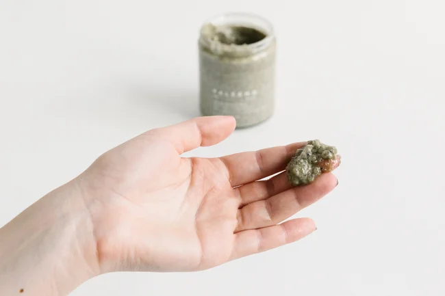 A Nitty-Gritty Guide to Natural Exfoliants