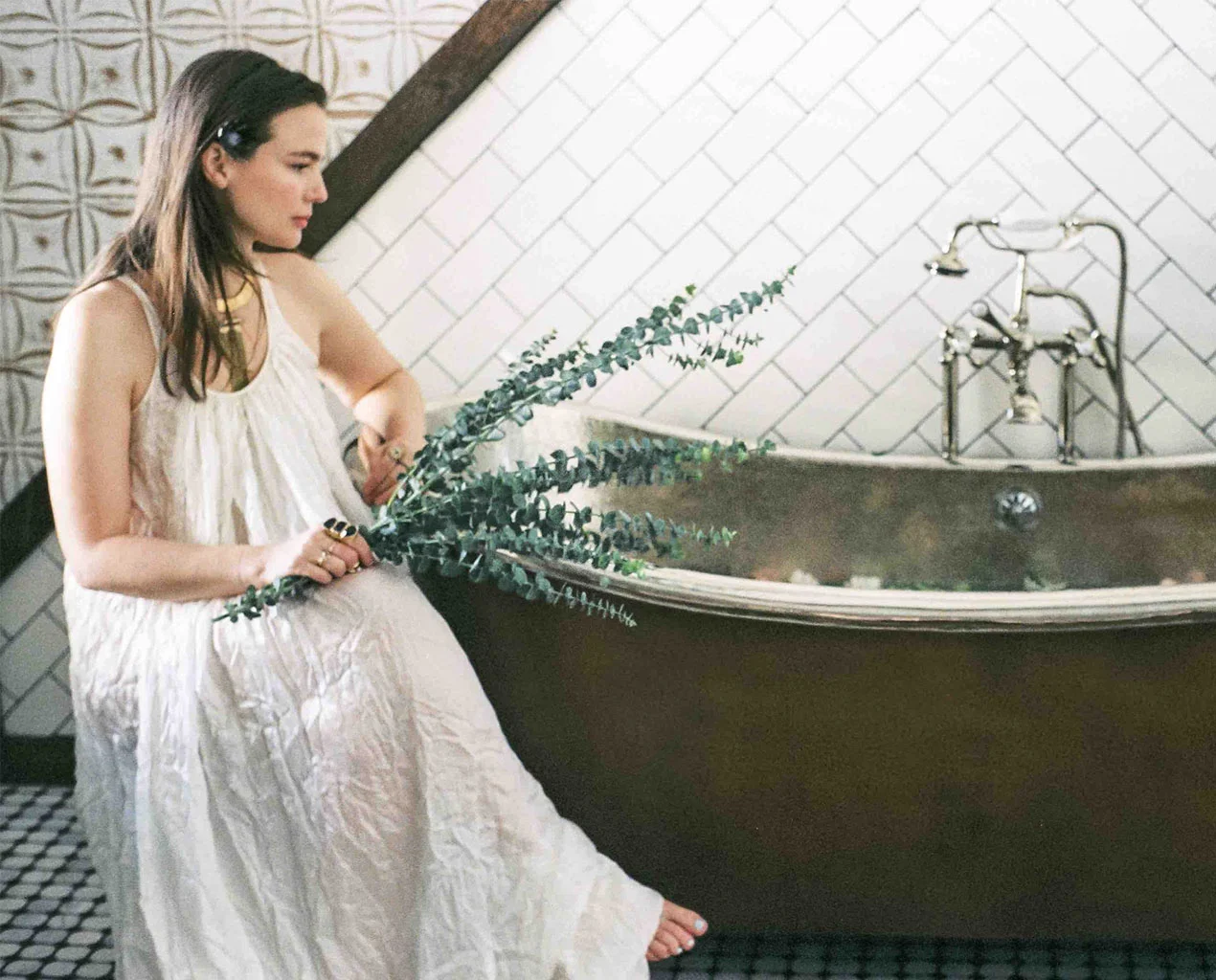 Celebrate the New Year with Mama Medicine’s Full Moon Ritual Bath