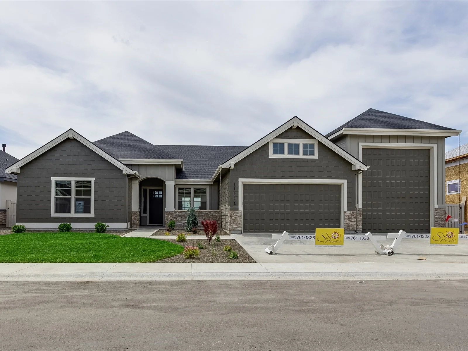 001_Front of Home.jpg