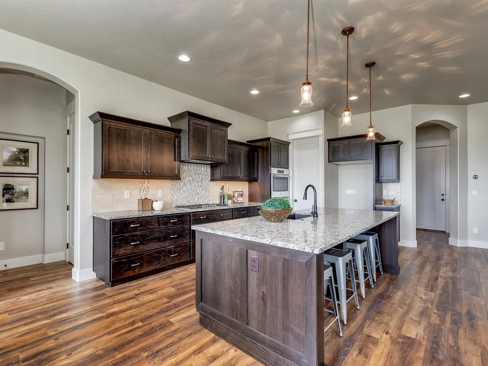 019_Kitchen .jpg