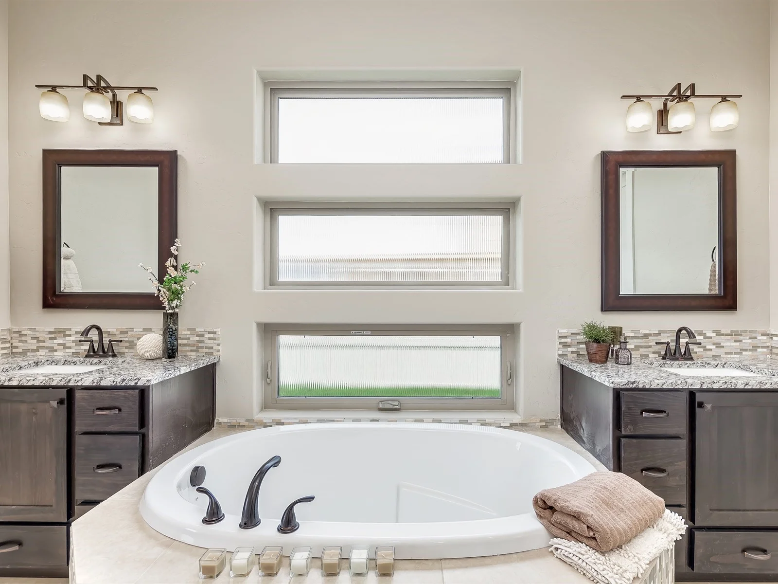 047_Master Bathroom .jpg