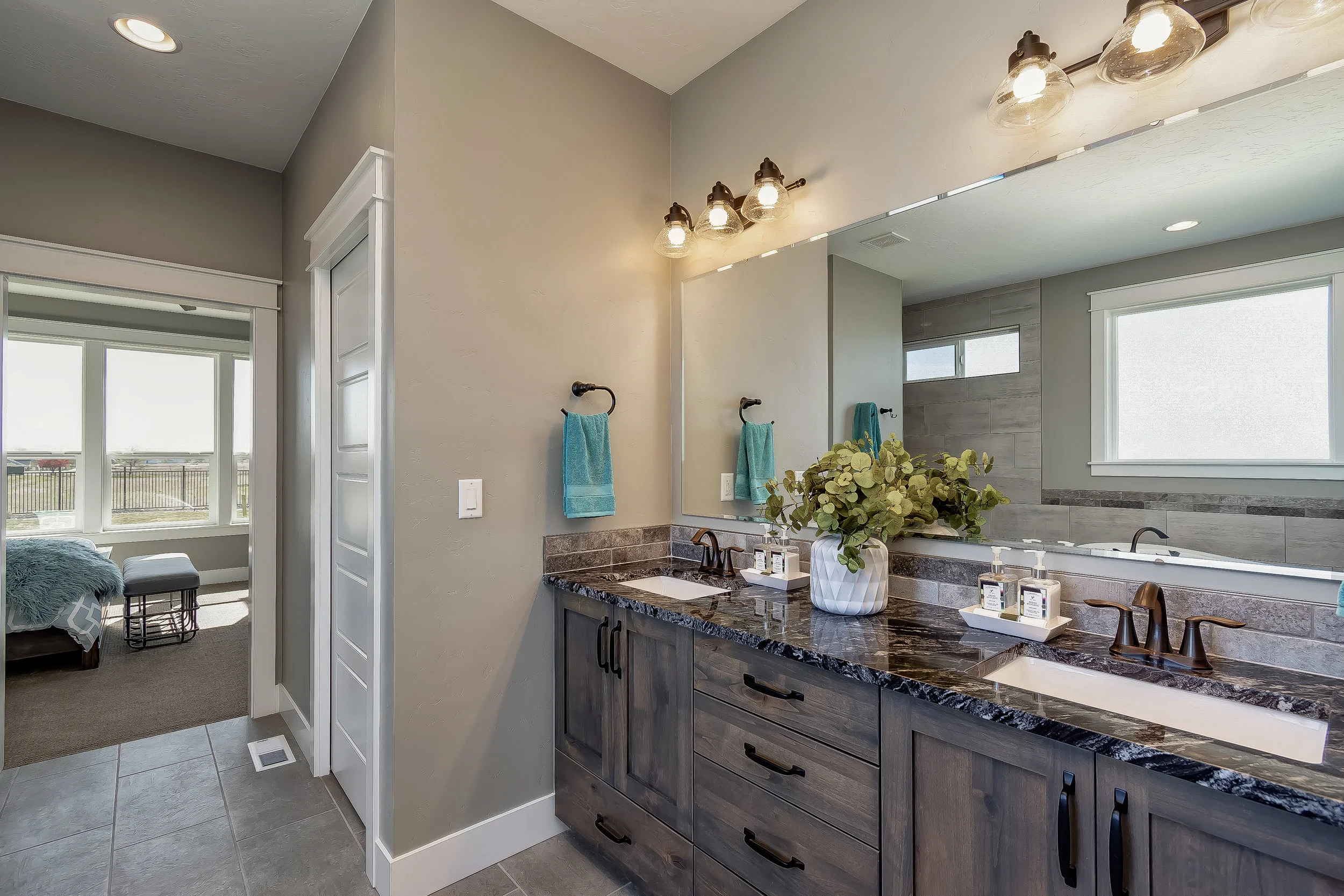 038_Master Bathroom .jpg