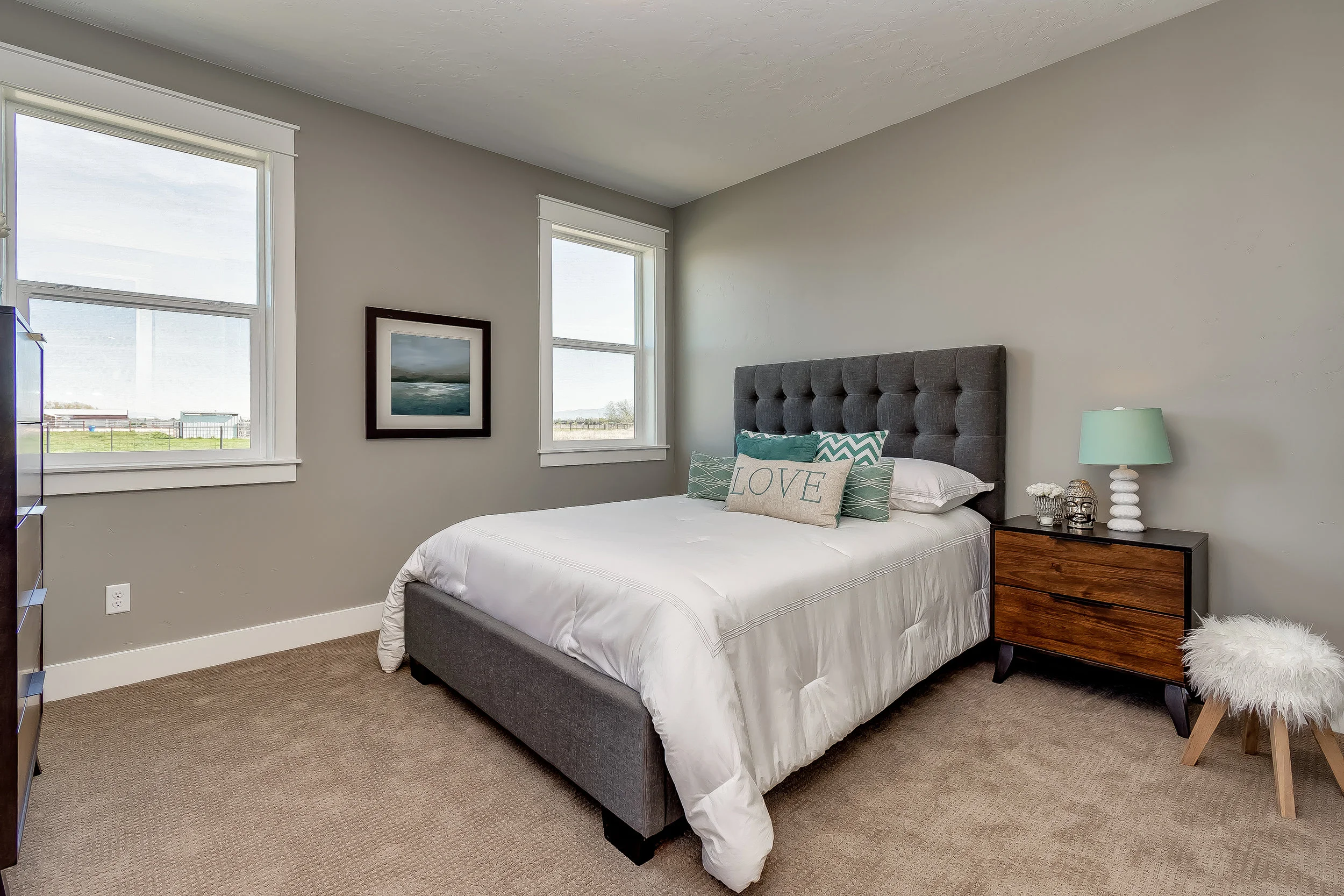 013_Bedroom .jpg