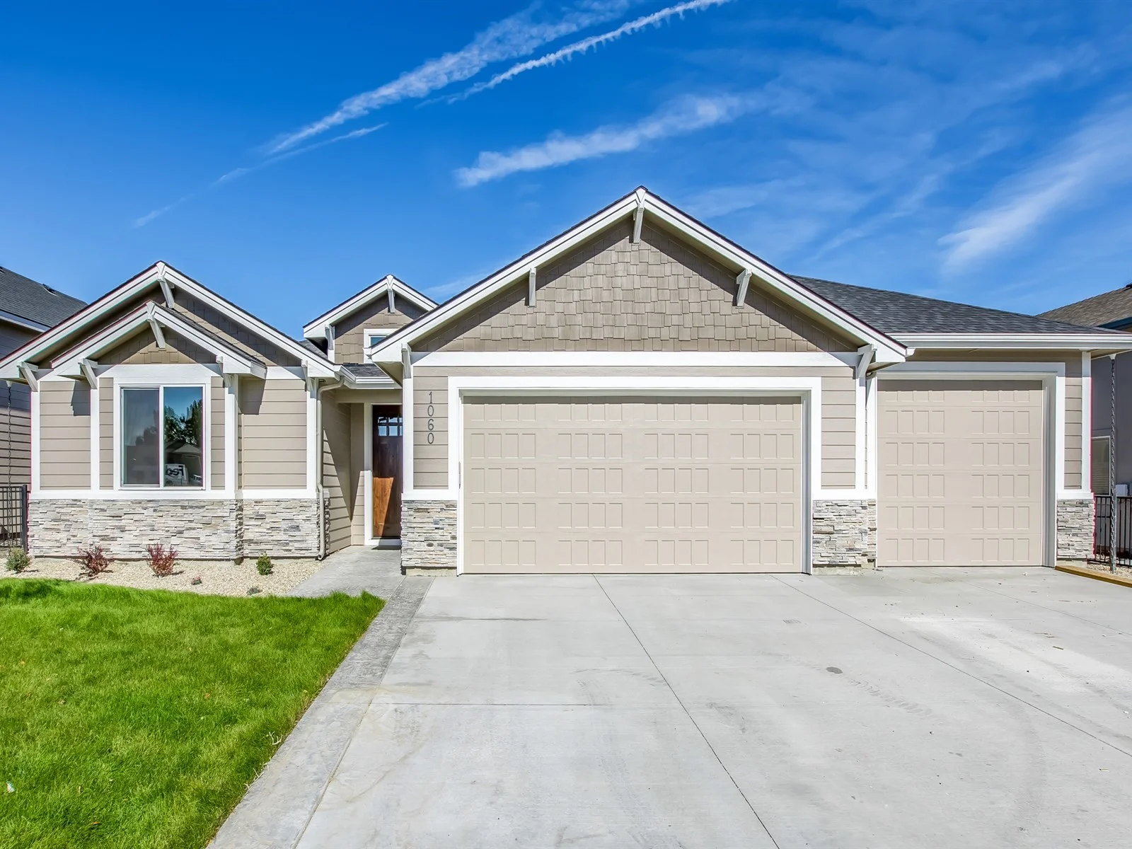 001_Front of Home.jpg
