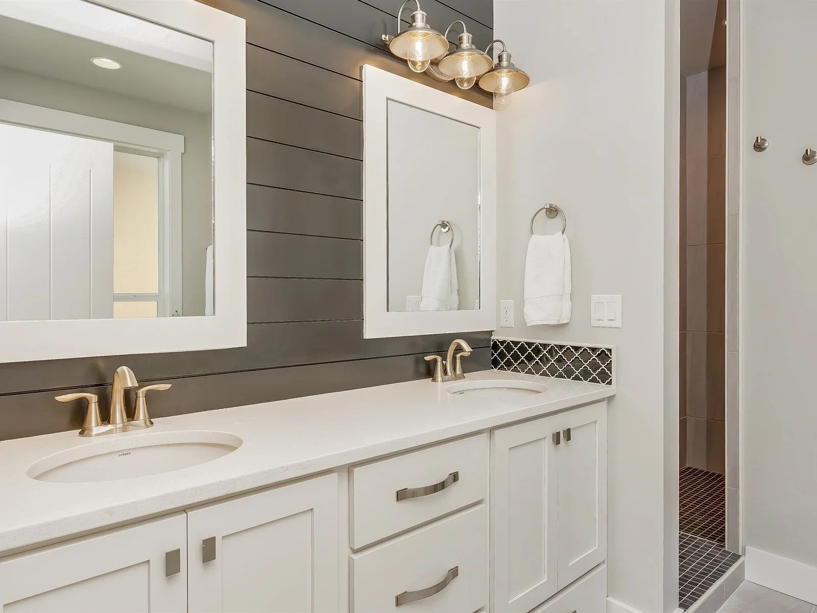033_Master Bathroom .jpg