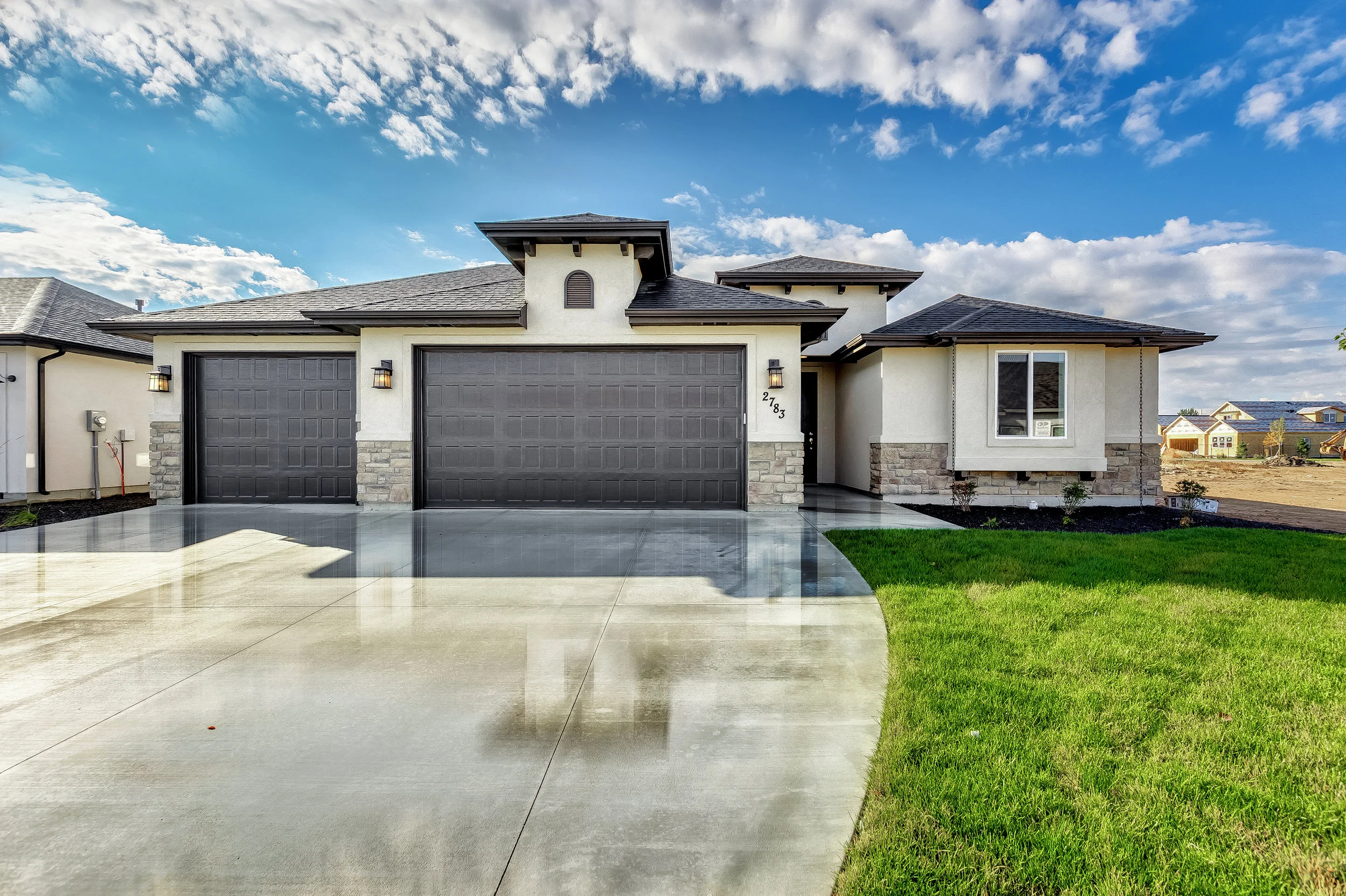 001_Exterior Front .jpg