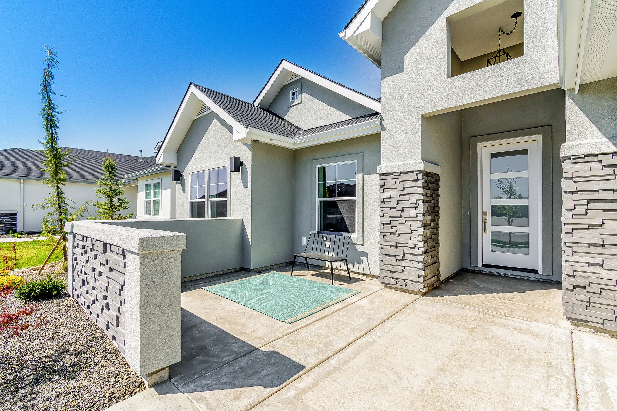 003_Front of Home.jpg