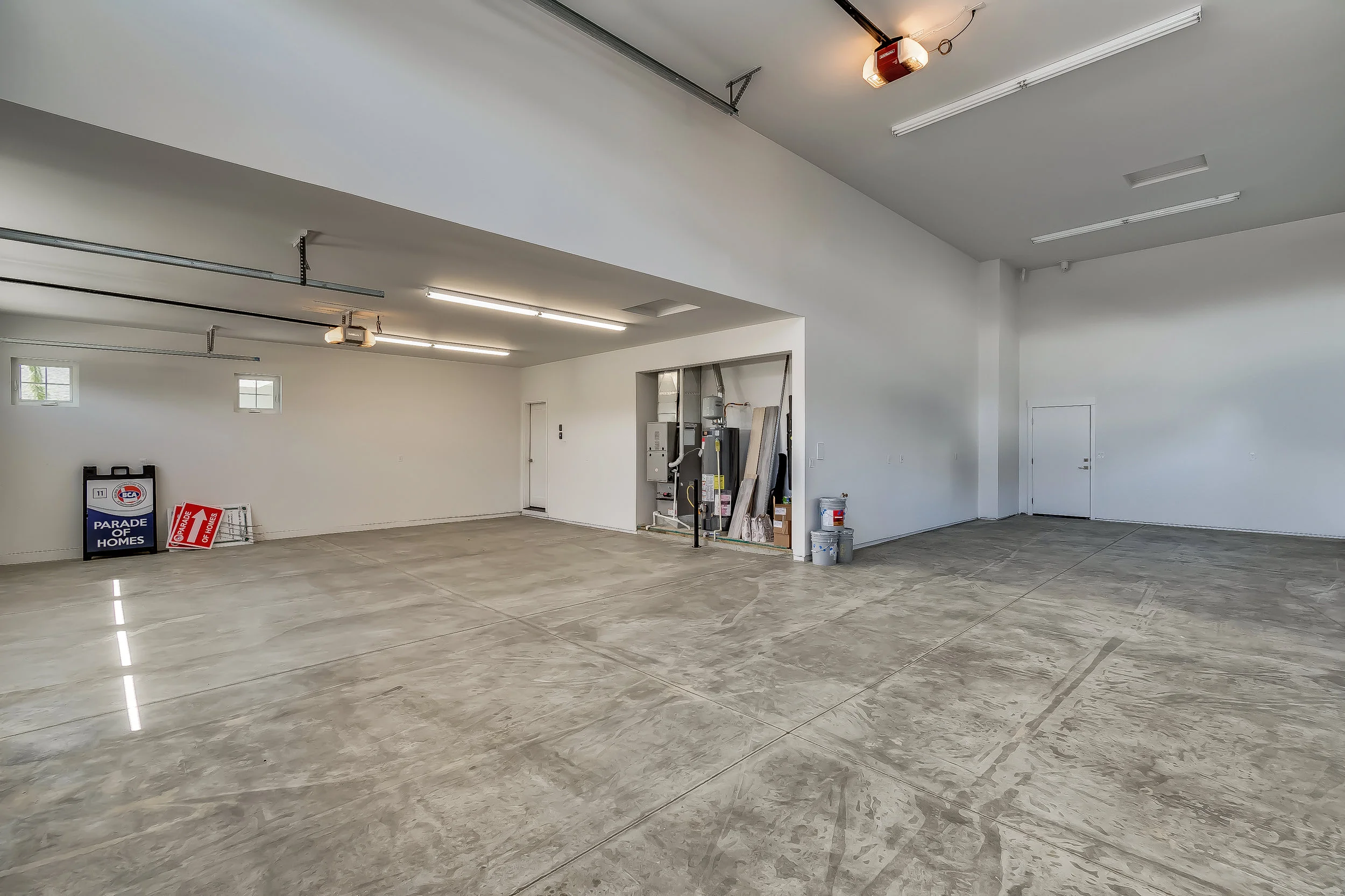 005_Garage .jpg