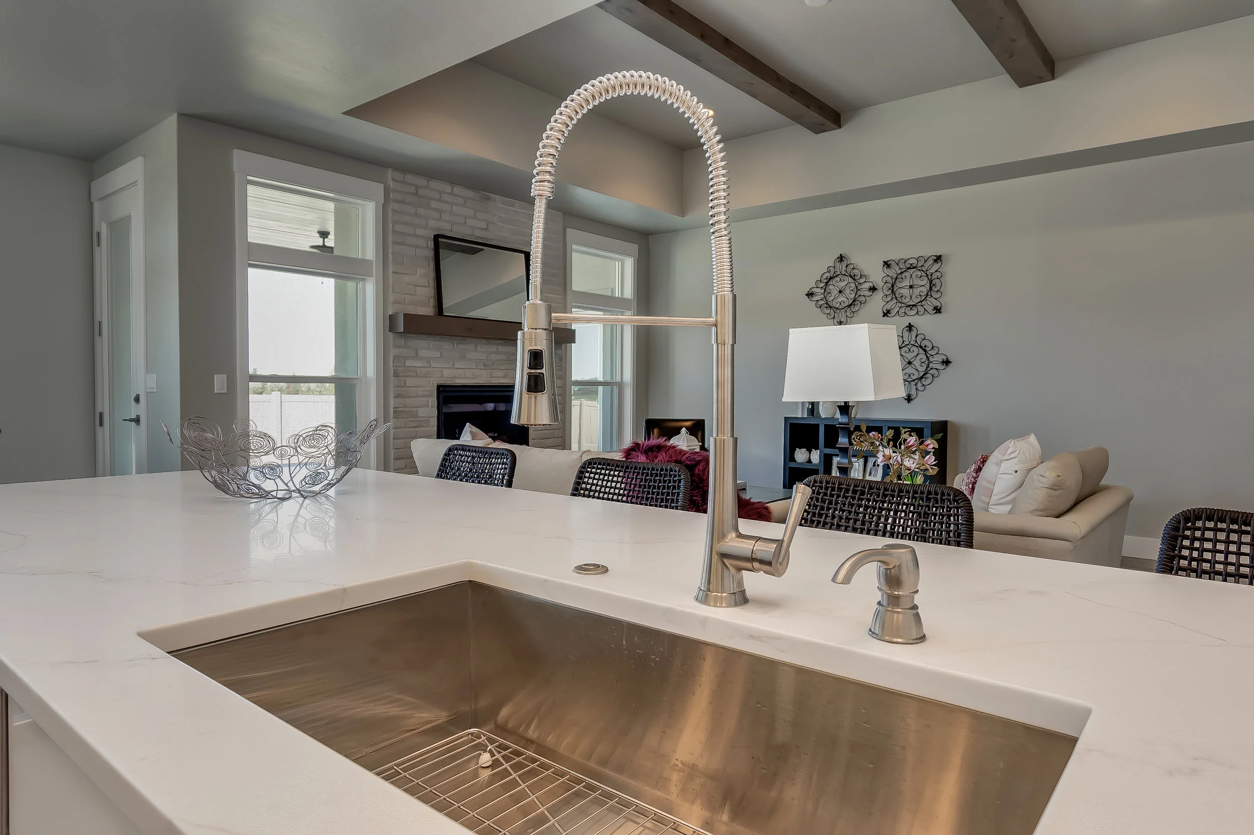 030_Kitchen .jpg