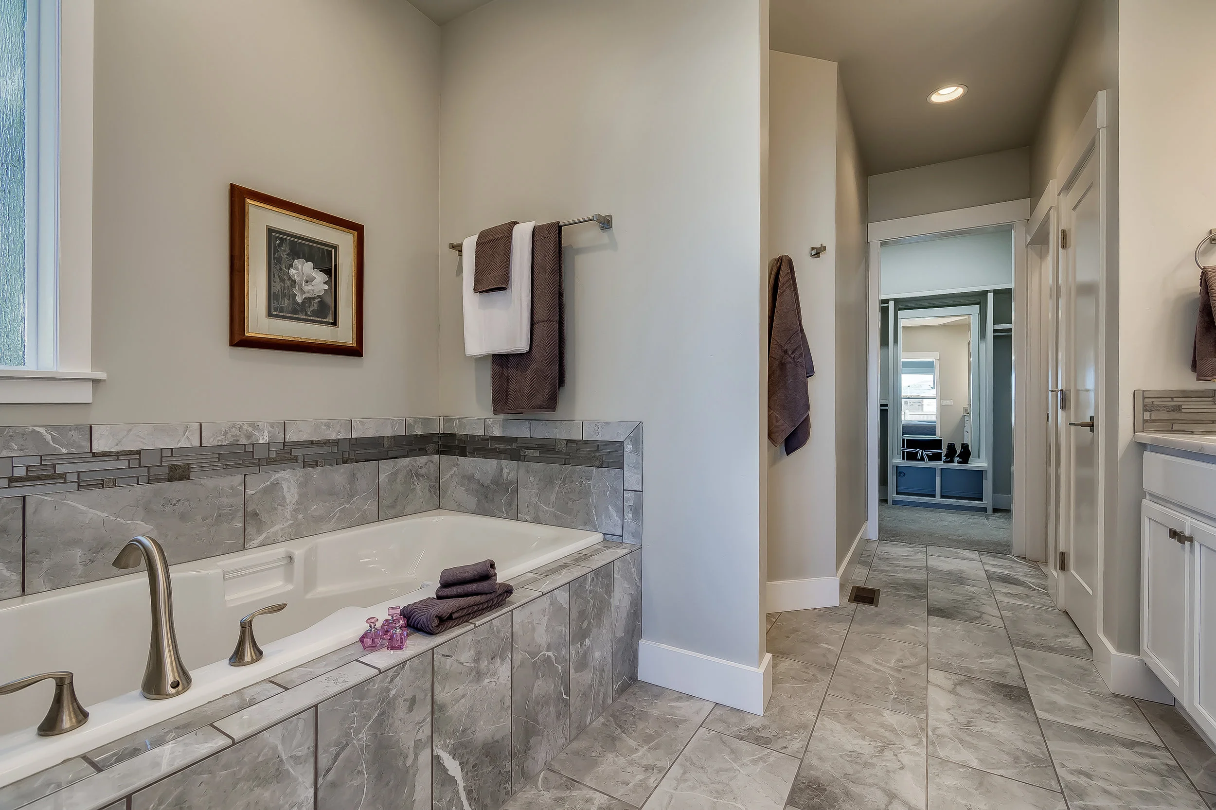 039_Master Bathroom .jpg