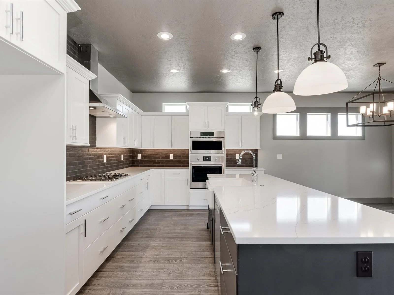 026_Kitchen .jpg