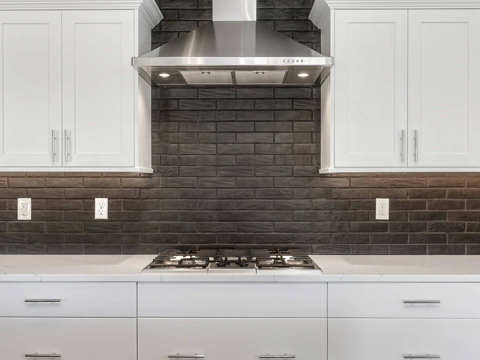 030_Kitchen .jpg