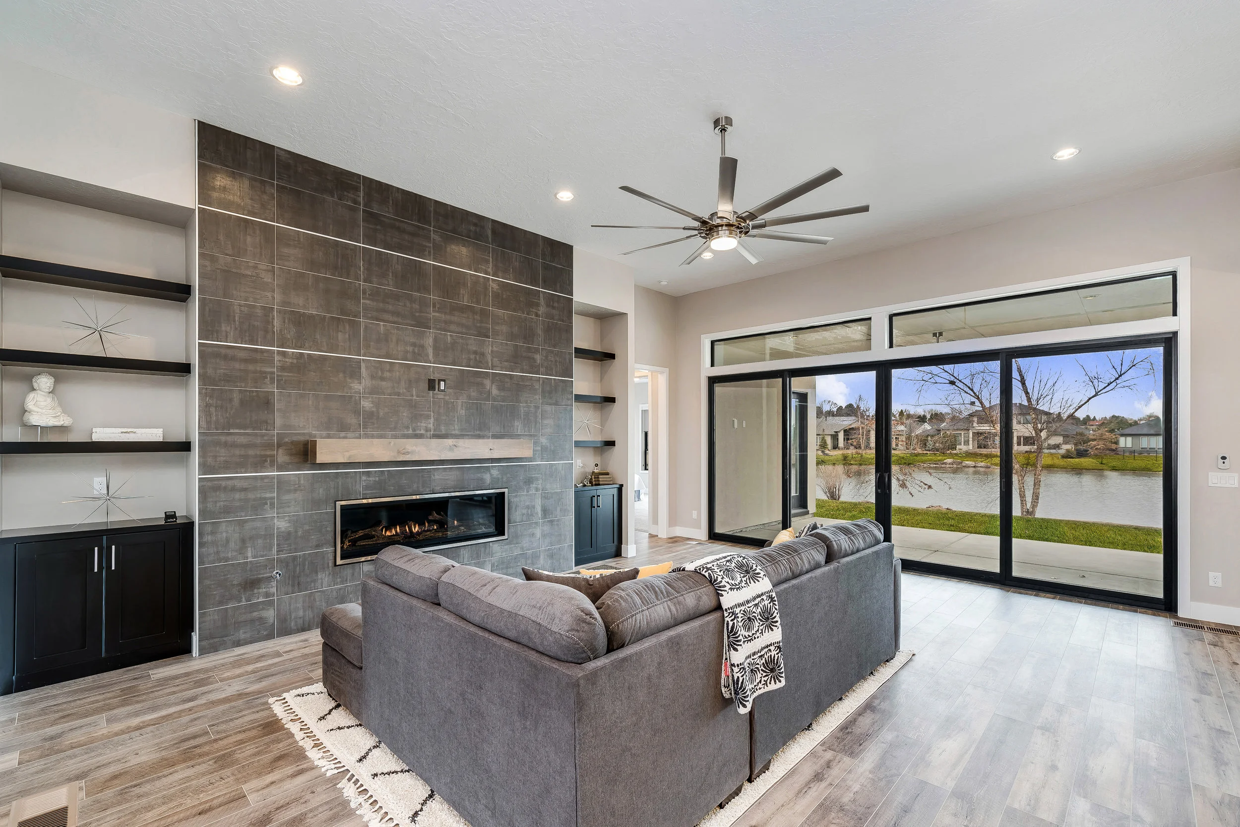 11-Living_Room.jpg