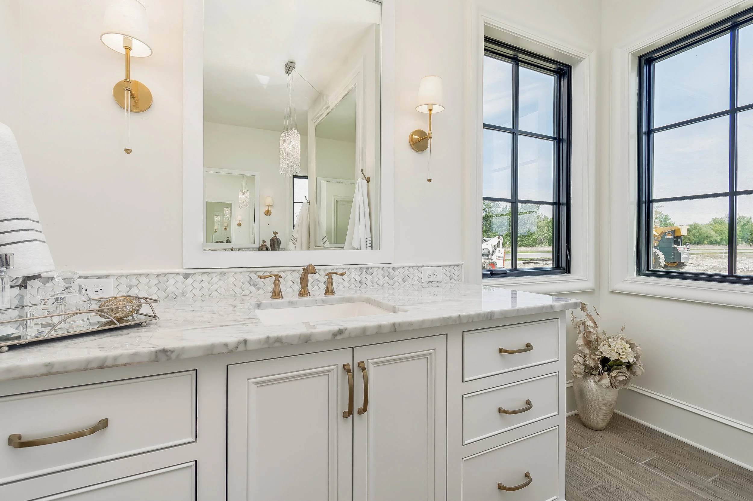 059_Master Bathroom .jpg