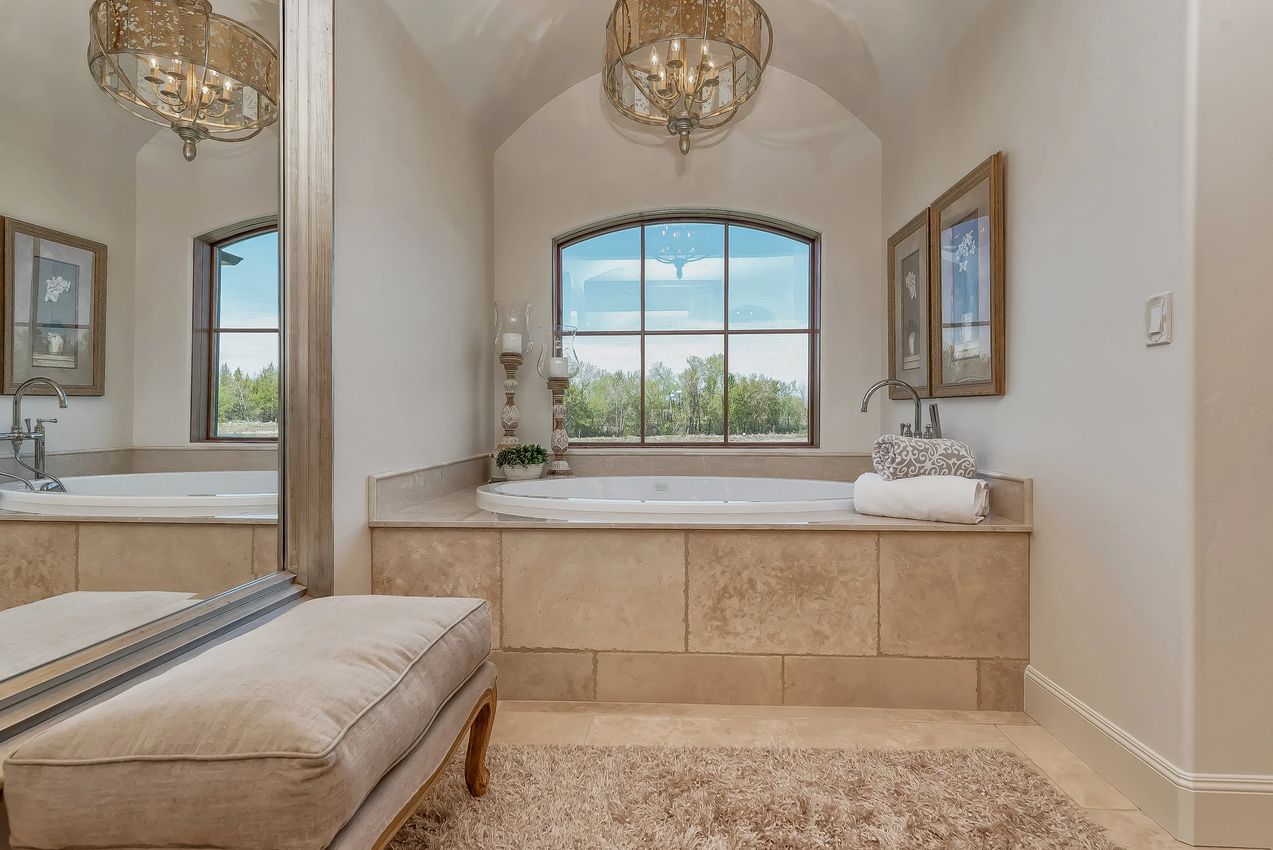 044_Master Bathroom .jpg