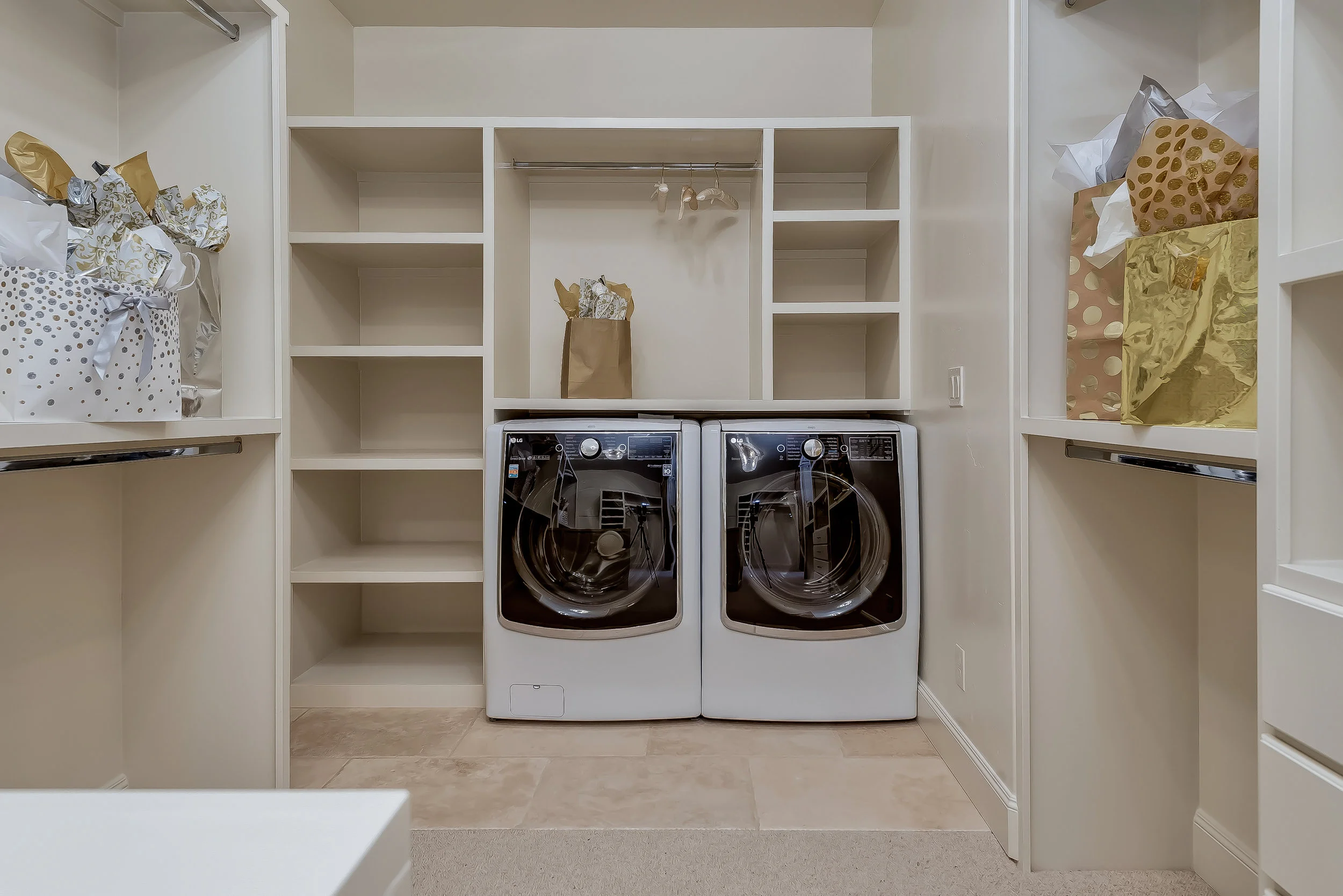 046_Master Laundry.jpg
