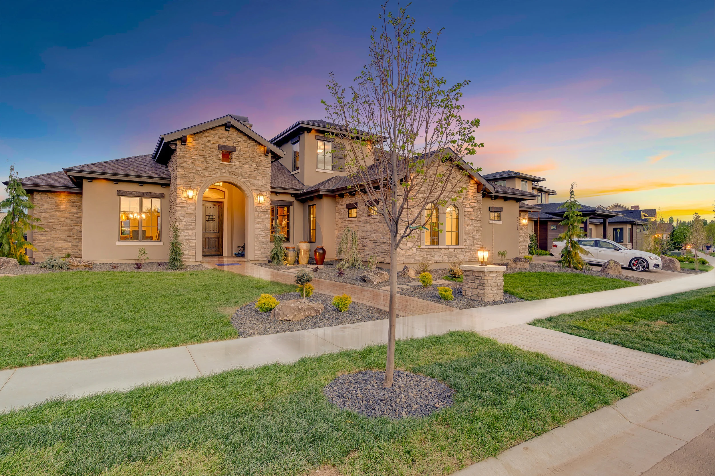 03-Front of Home.jpg