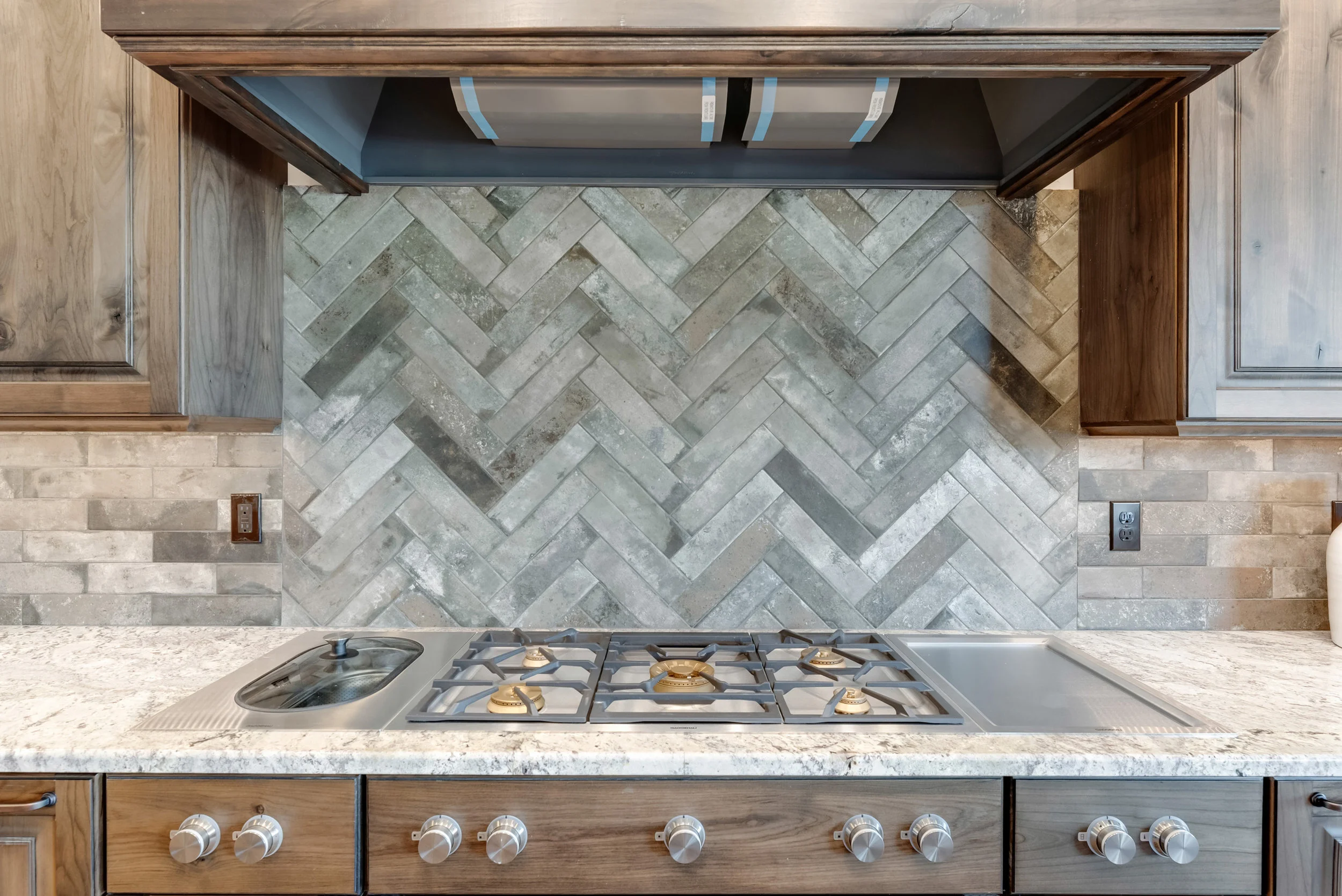 24-Kitchen.jpg