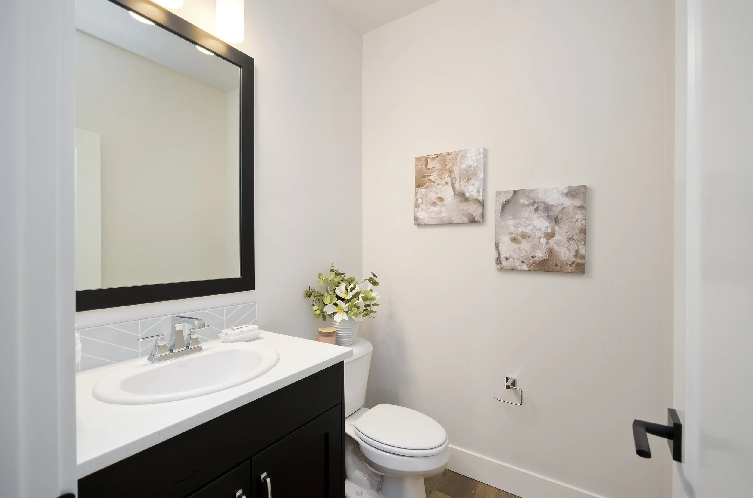 07-Bathroom.jpg