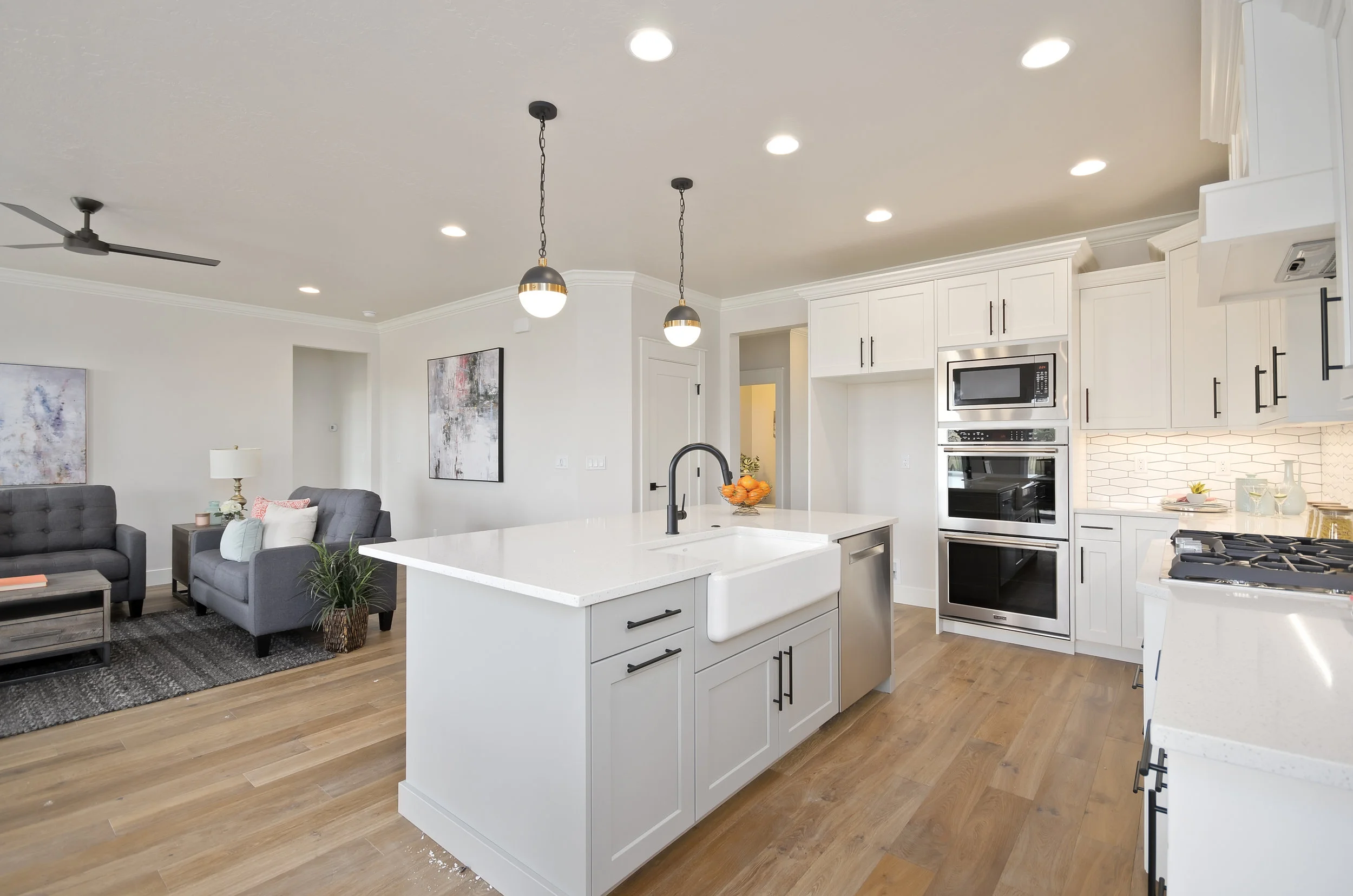 15-Kitchen.jpg