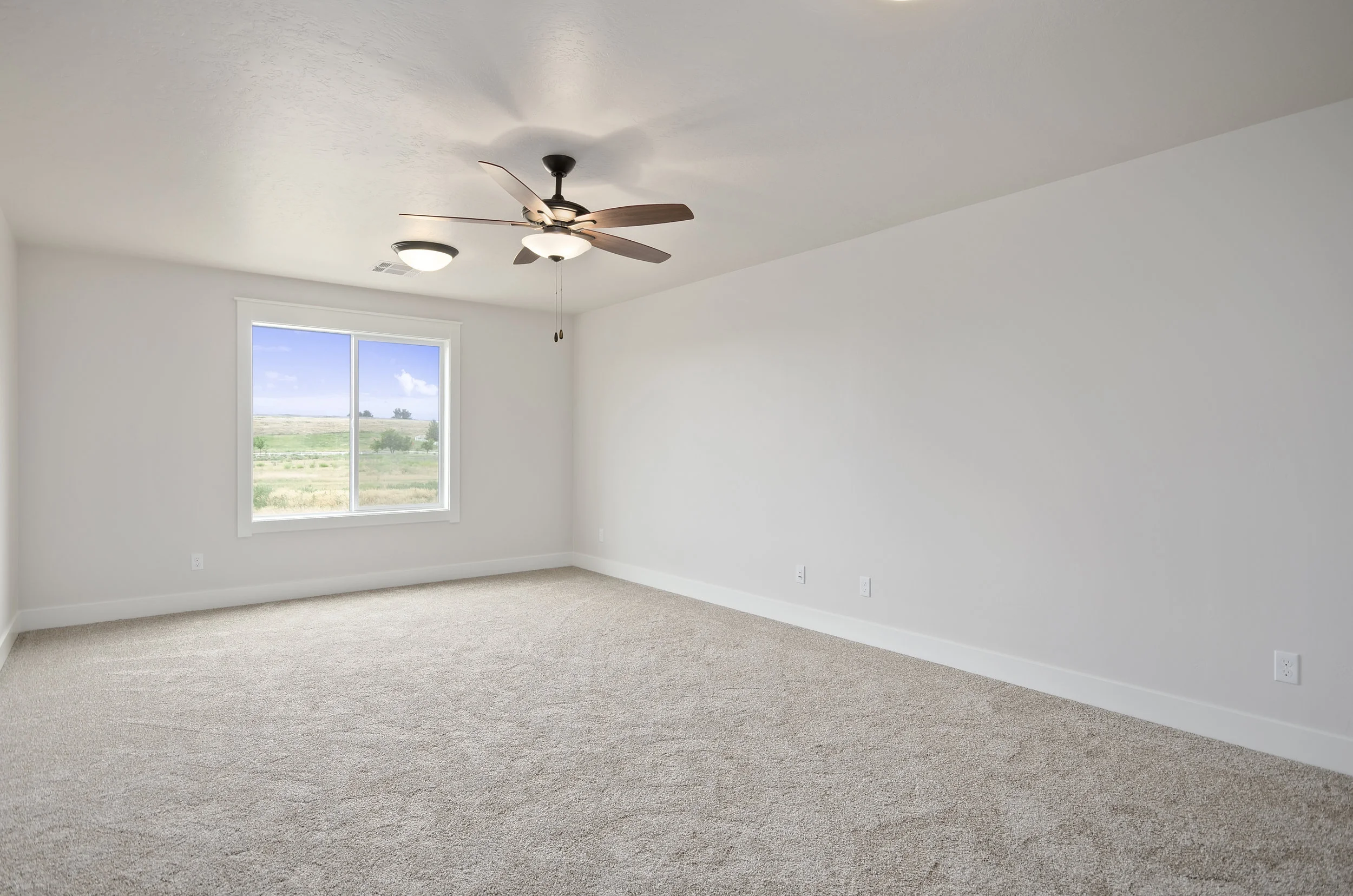 38-Bedroom.jpg