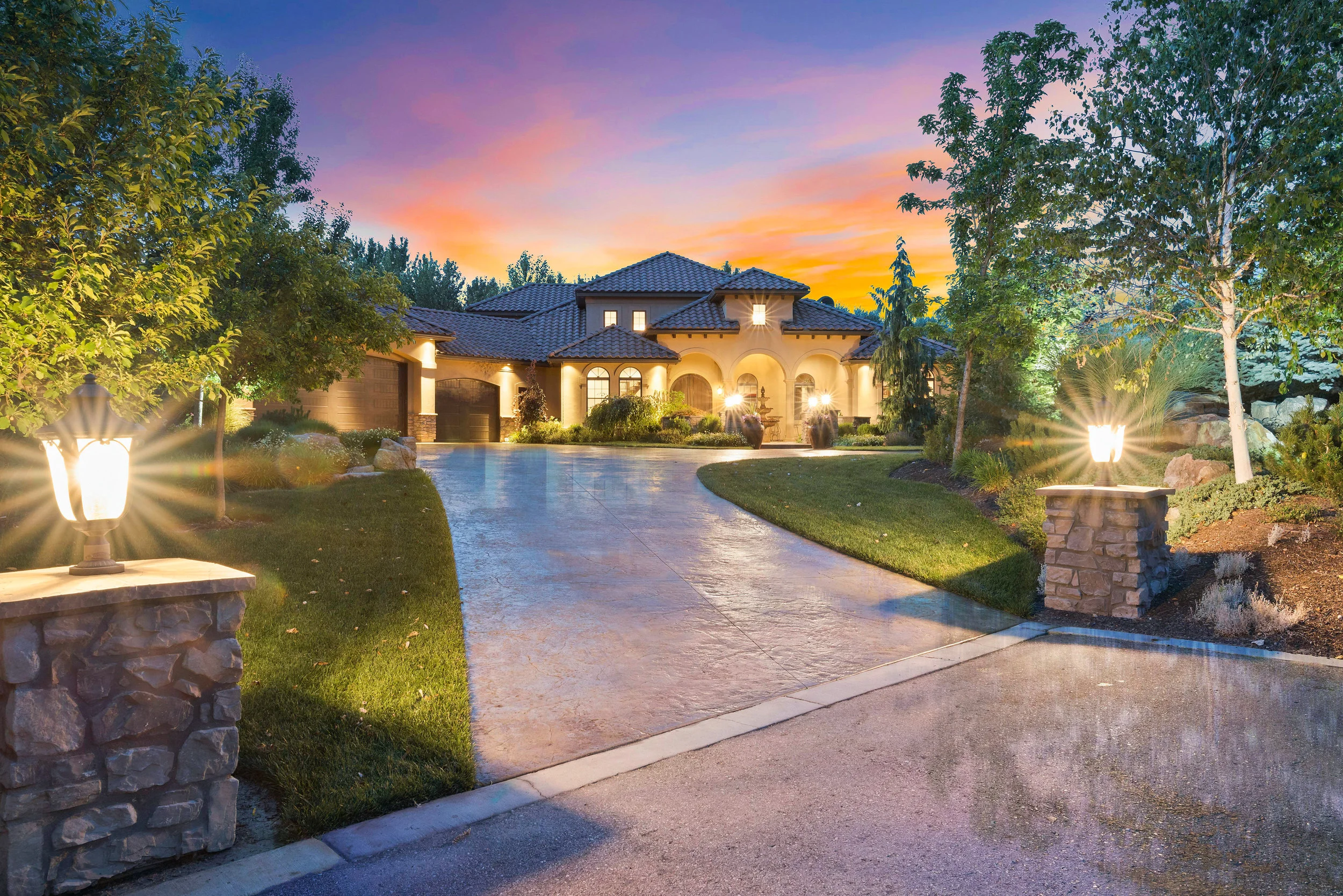 01-Front of Home.jpg