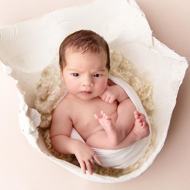 In mamas belly cast 💕 #newbornphotography #newbornseasion #newbornphoto #lanewbornphotographer #newbornbabygirl #newbornphotoshoots #newborns #tatevikkphotography