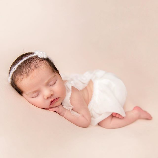 💕dream big baby girl #newbornphotography #newbornbaby #newbornphotos #newbornphotosession #newbornposing #tatevikkphotography