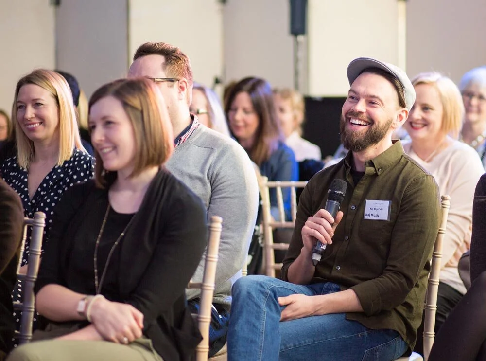 guests-enjoying-wed-meetup-talk.jpg