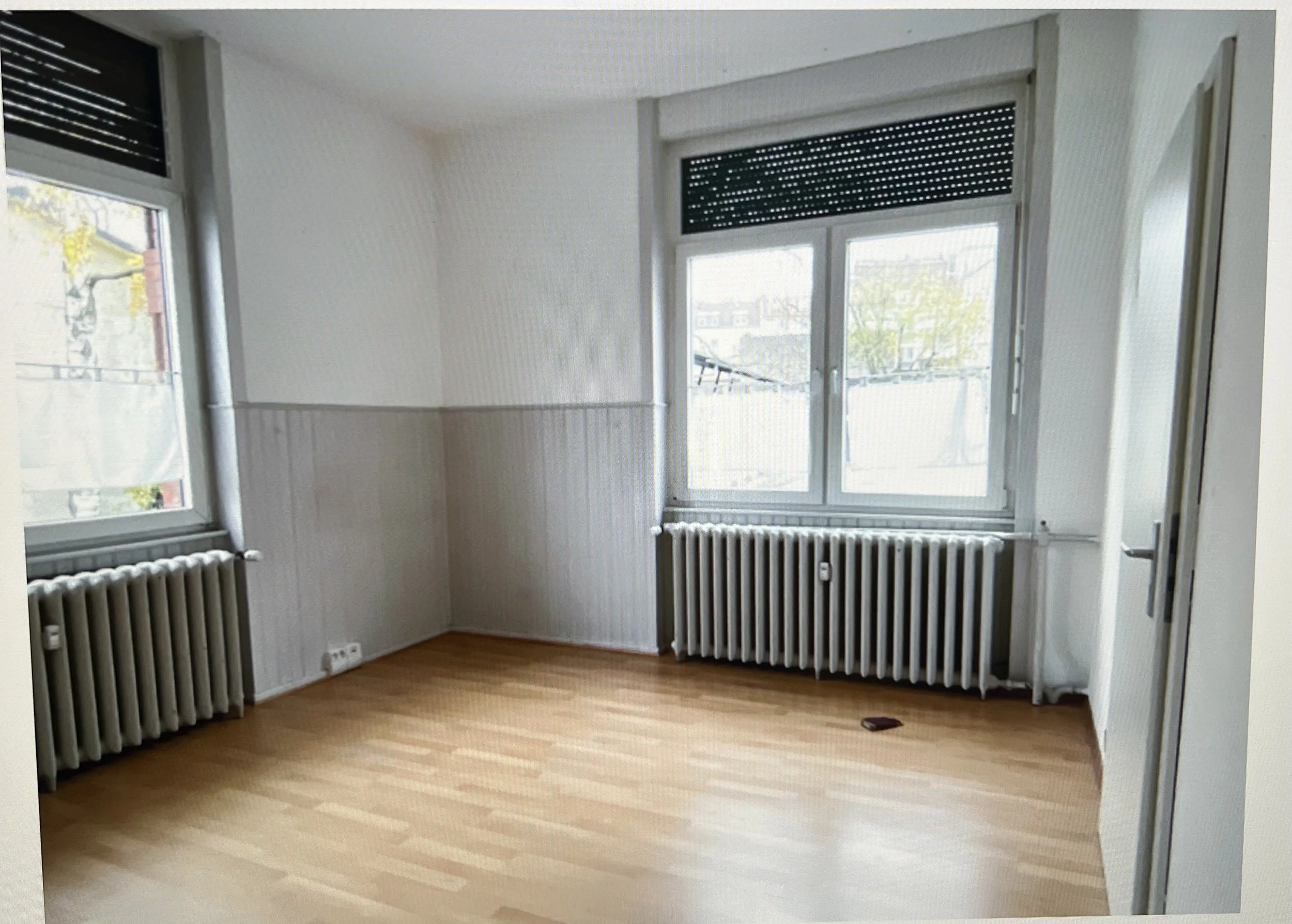 Zwei schöne Räume Büro