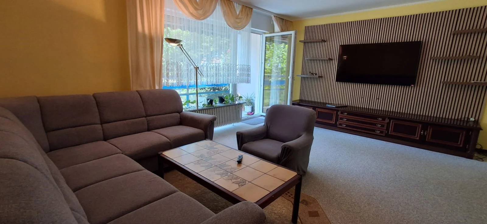 Schönes Zimmer in 2-er Frauen-WG
