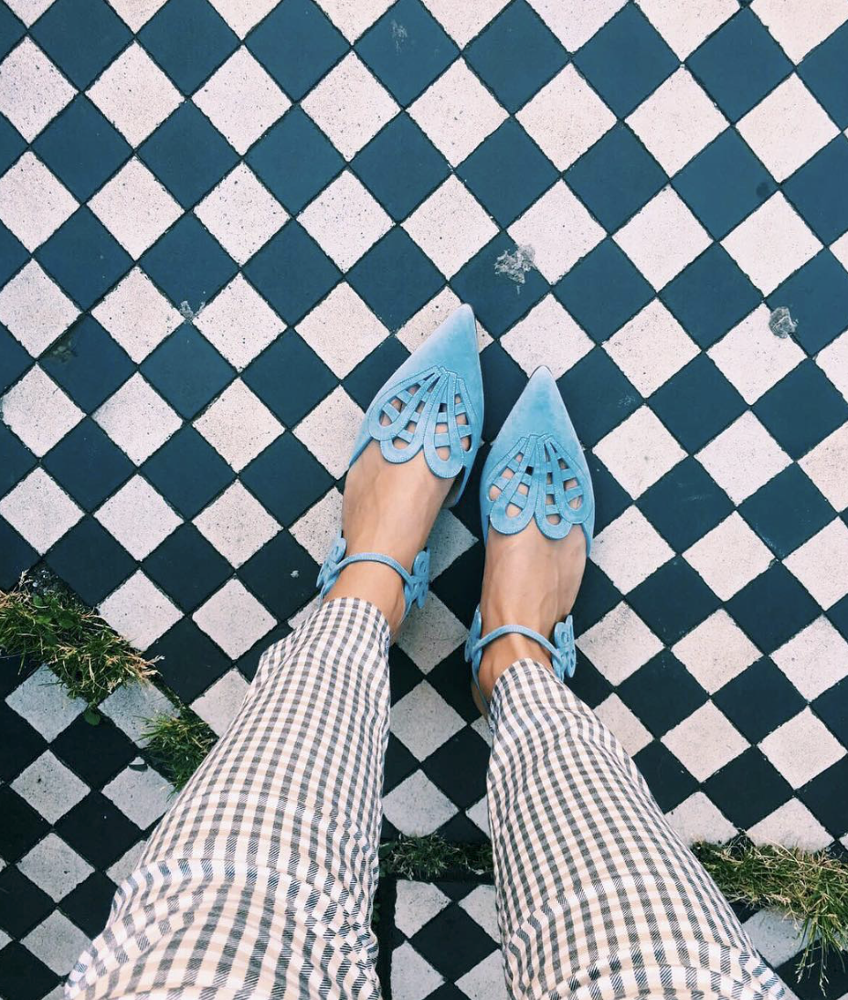 @ itsmegeorgiew Happy feet🐧 #GirlInBC