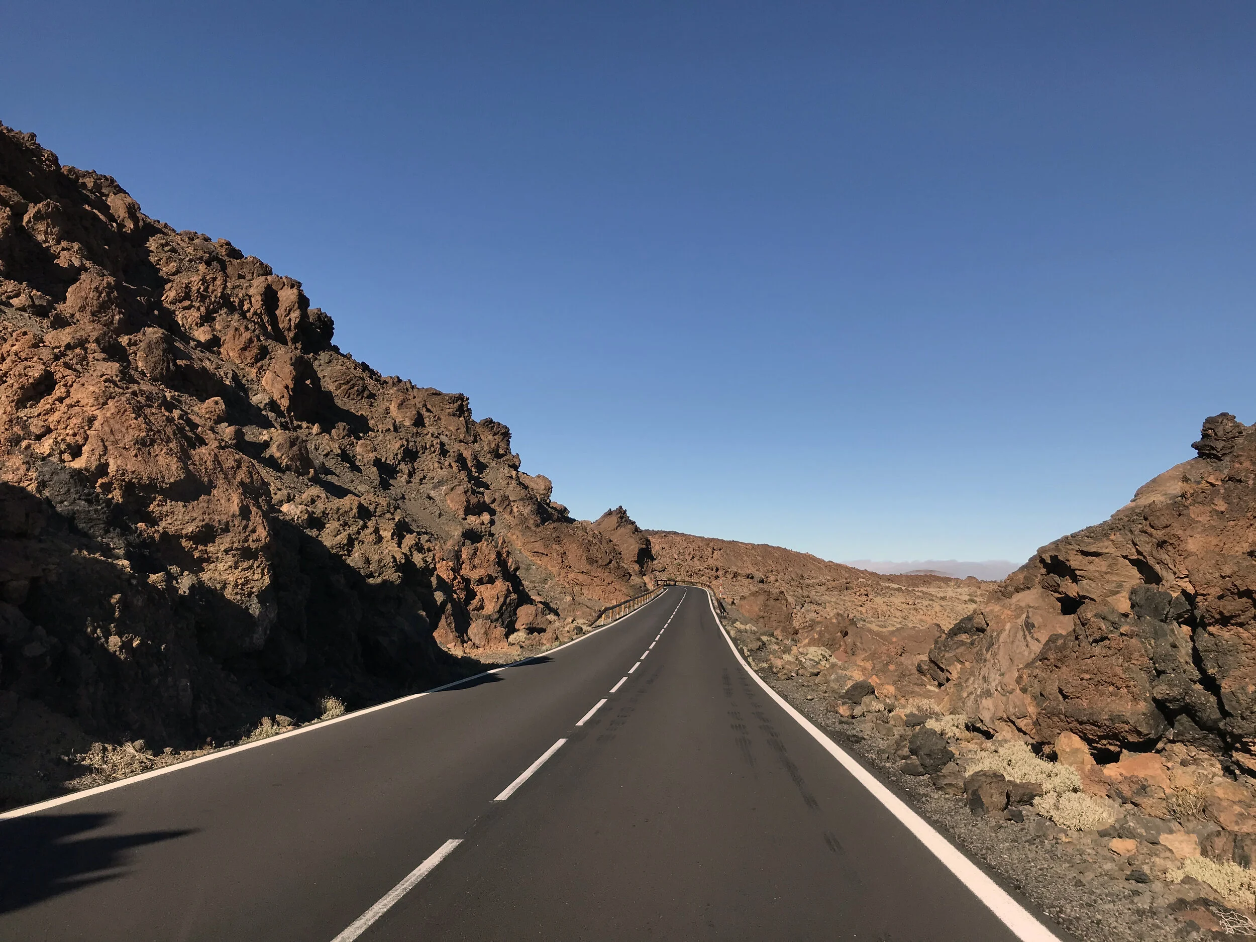 Road through Teide.jpg