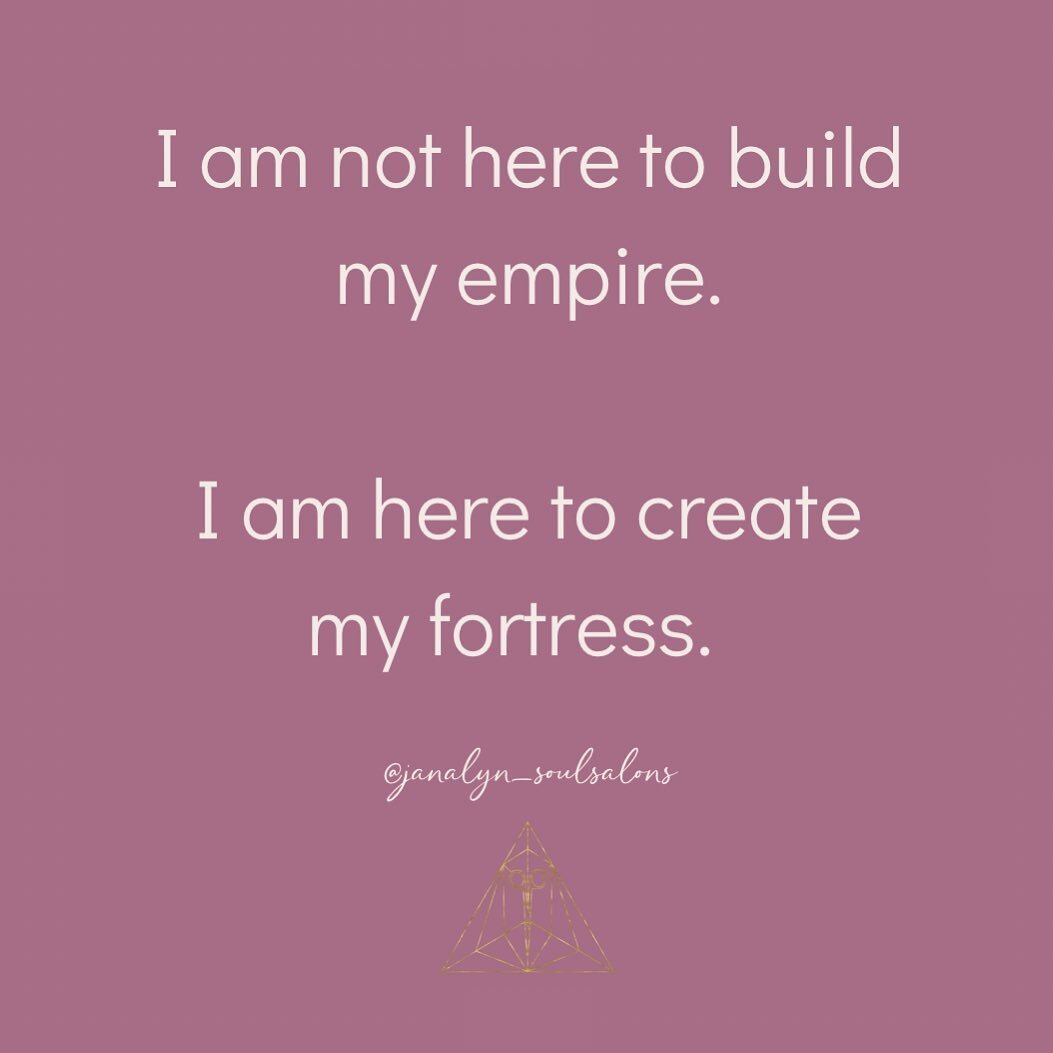 There&rsquo;s a HUGE difference. ✨🌳👸🏼

#paradigmshift #mindset #patriarch #matriarch #5d #entrepreneurwoman #fortress