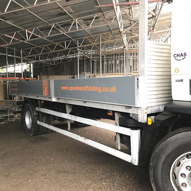 A bit of impact branding for #upsafescaffolding for their addition to their fleet!
#vehiclebranding #manorsigns