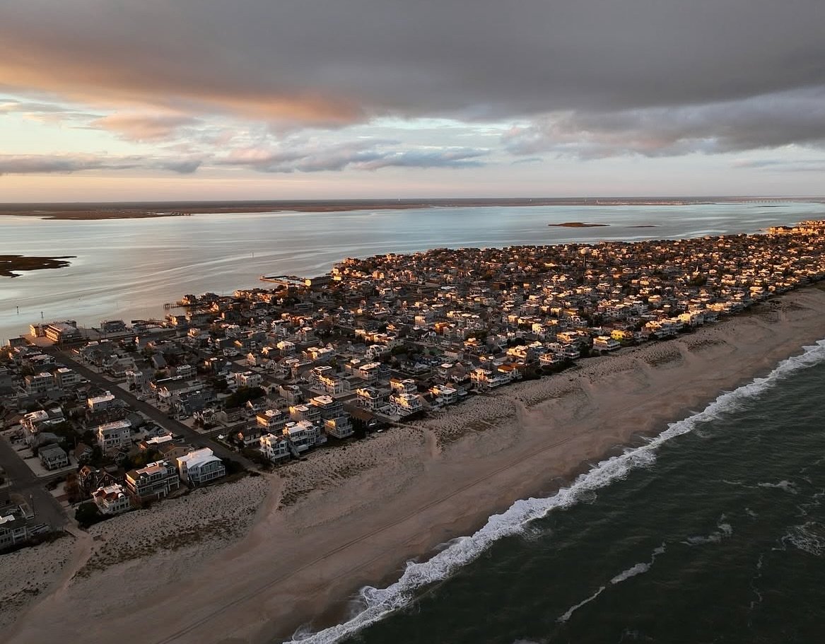 Beach Haven in the off-season&hellip;.

Perfection. ✨

Photo: @reardonsphotography