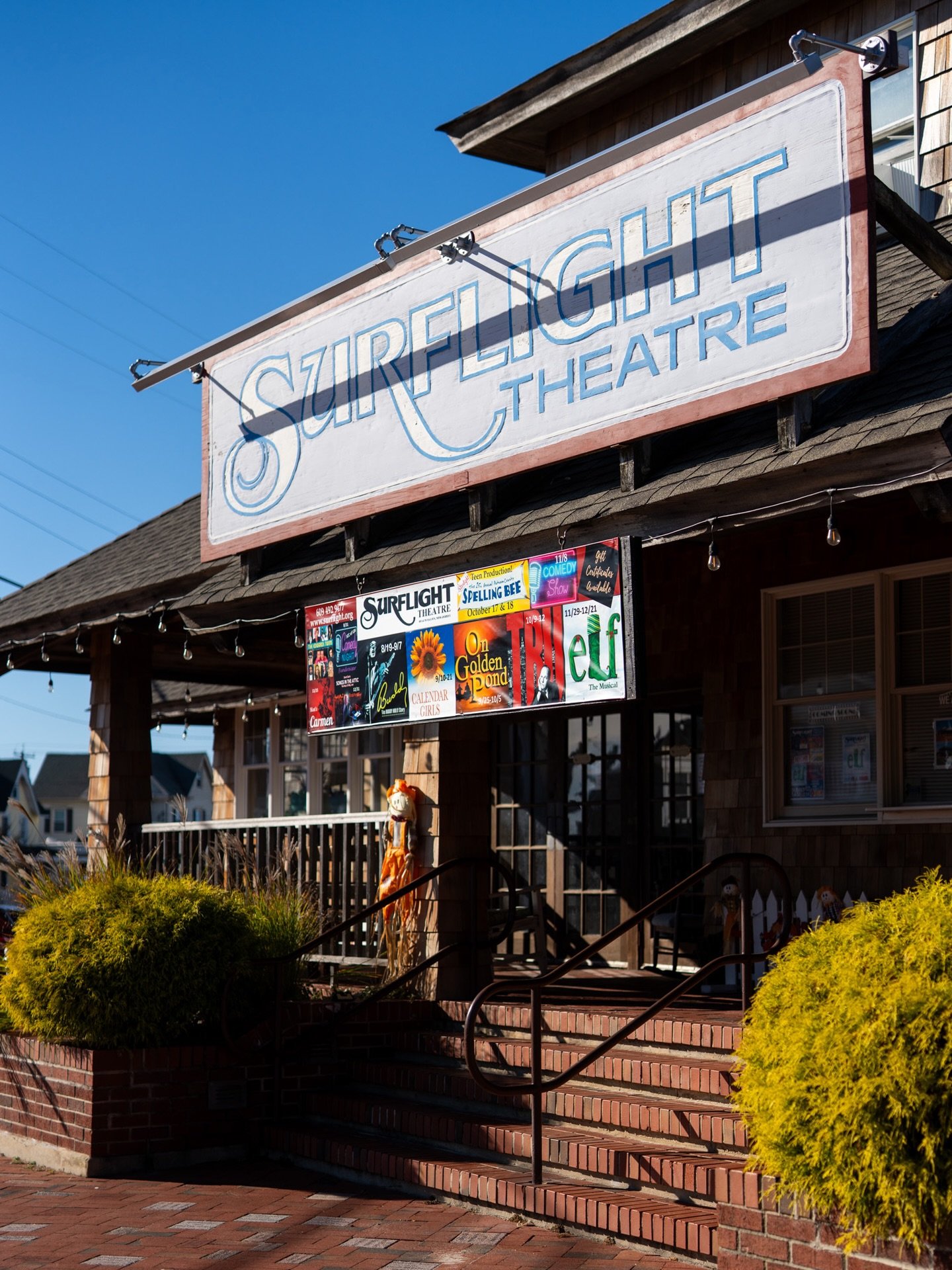 The 2026 @surflighttheatre lineup is here! 🎭&nbsp;

🎟️&nbsp;Guys and Dolls 
🎟️ The Mel Brooks Musical Young Frankenstein 
🎟️&nbsp;Pretty Woman The Musical 
🎟️&nbsp;1776 The Musical 
🎟️&nbsp;Irving Berlin&rsquo;s Holiday 

&hellip; and more! 

P