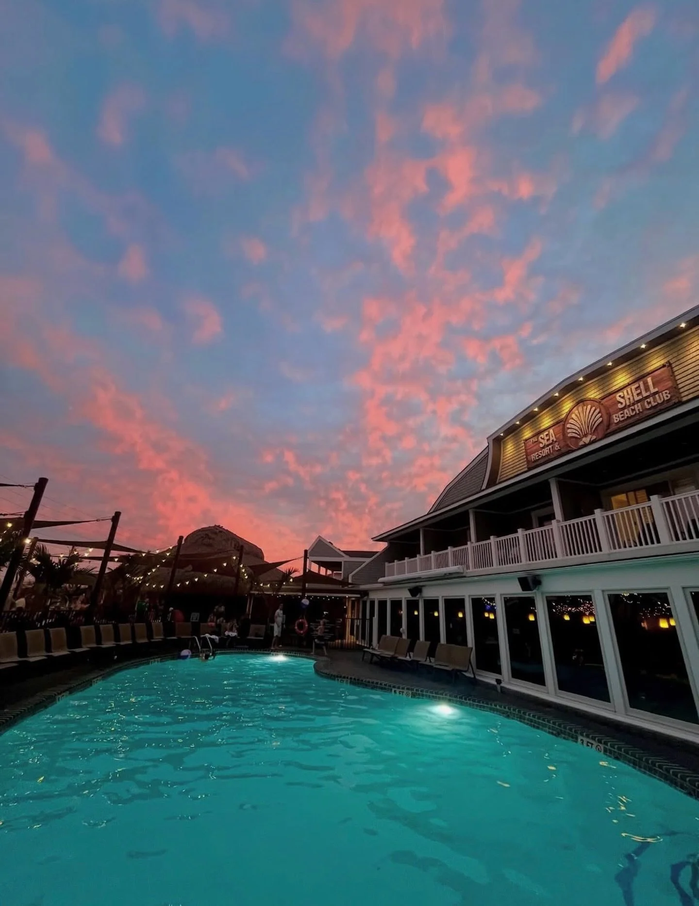 Already dreaming of summer? ✋

Now&rsquo;s the time to plan ahead. Book early and get ready for another unforgettable season by the shore! 

Explore these Beach Haven-based hotel/rental options for your next getaway&hellip;⤵️

🛏️ @seashellresort
🛏️