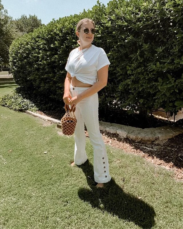 dare I say I’m going to miss the backyard photo shoots when I got back to NYC? 🌾 my jeans and tee are both currently on sale (the tee is only $14 rn and comes in black - you need it) #liketkit #StayHomeWithLTK #LTKsalealert @liketoknow.it http