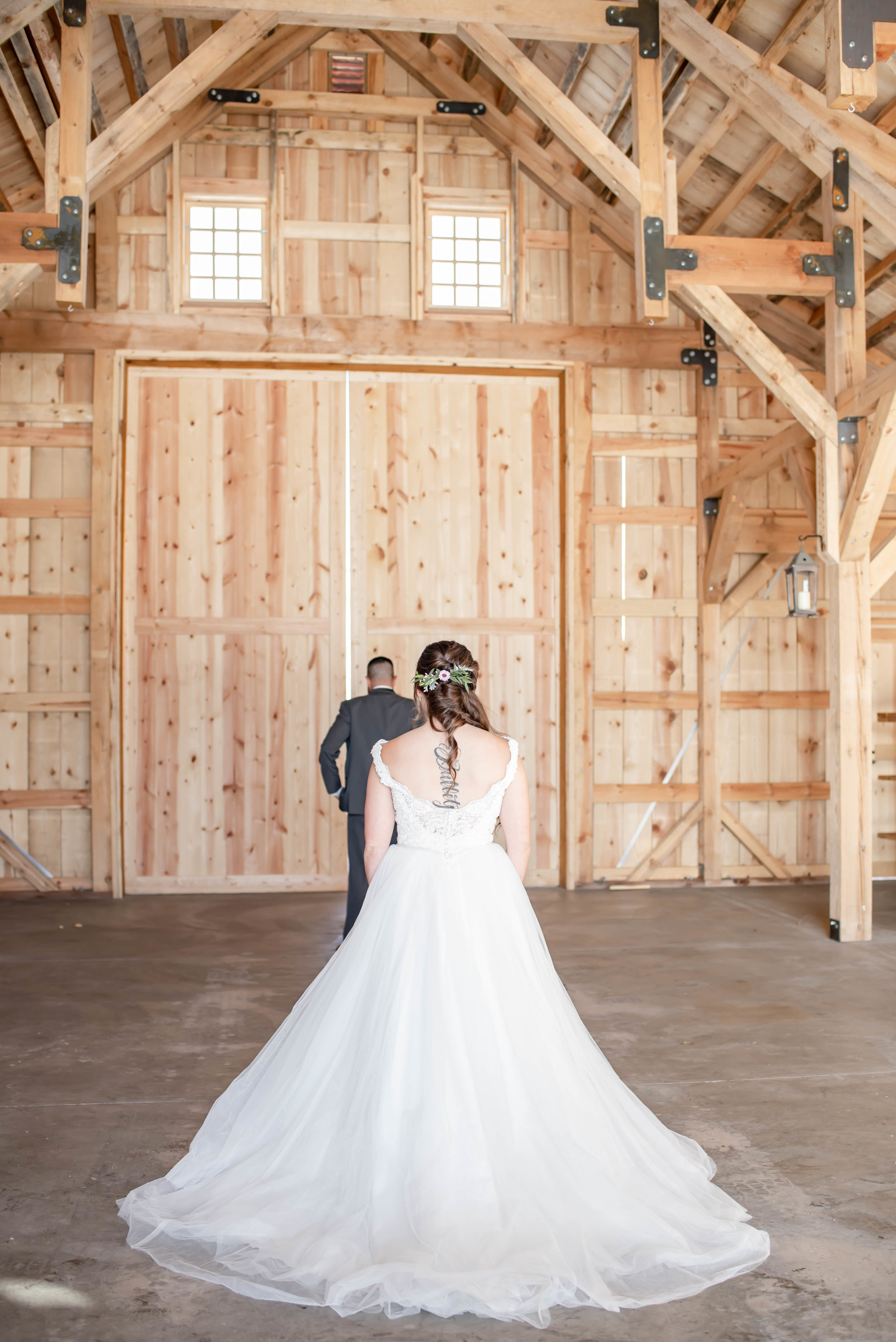 How to Dress for an English Country Barn Wedding