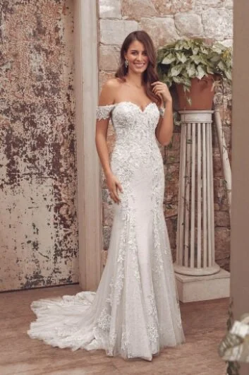 navy burgundy dress Zapaka Women Black A-Line Formal Velvet Spaghetti Straps Long Evening Dress, Dark / US26W Is This Wedding Dress ease Functional button Style_Low Back Sole Type:Rubber